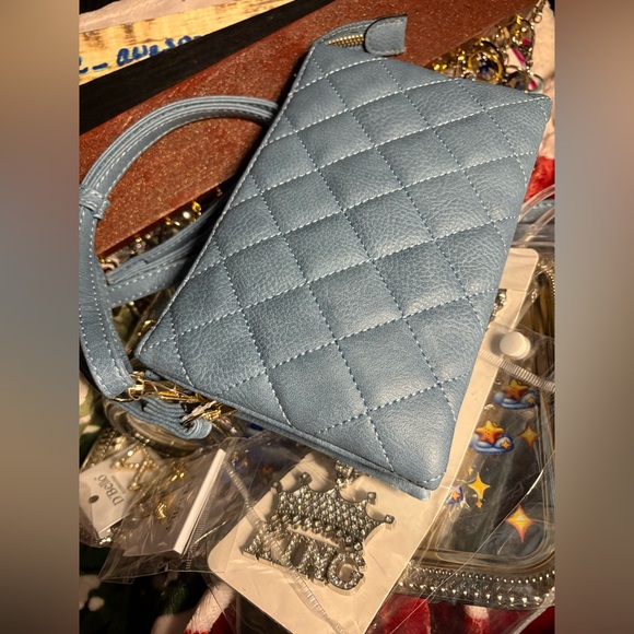 Giveaway Live Listing🎁🎁🎁Bundling gets a gift - Picture 10 of 16